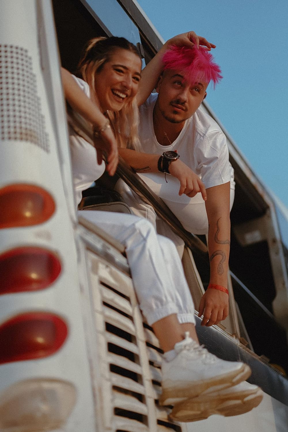 nishman Temporary Hair Colour Spray for KIDS, 150 ml | Hair Glitter Spray | Ultra Colours Shampoos Out | Wash Out Hair Dye for Kids | Party Fancy Dress Up Hairspray Boys, Girls (Yellow)